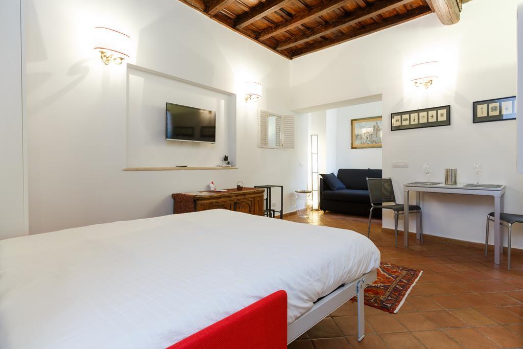 Navona, Old Apartment *